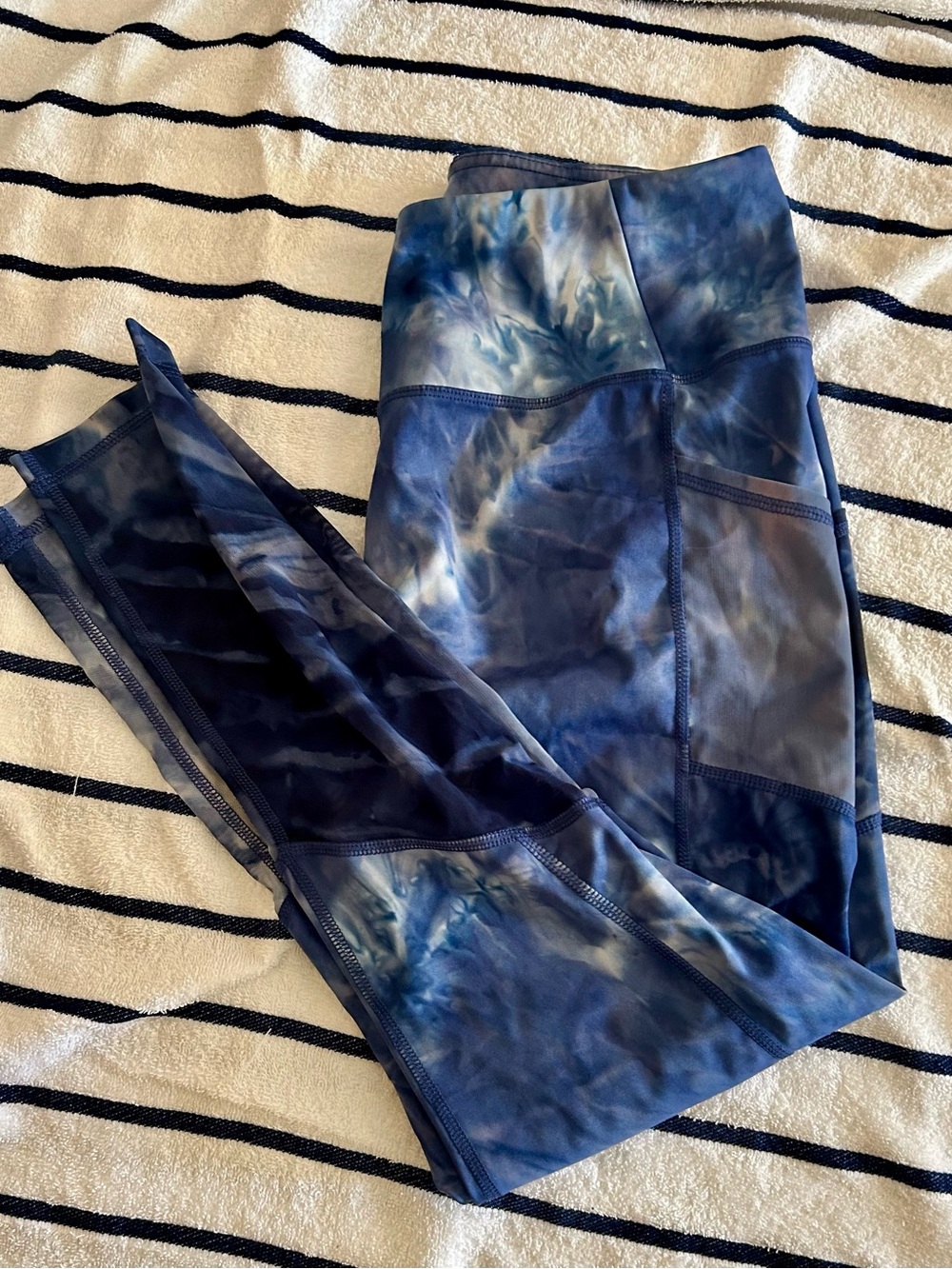 Woman’s  Blue Tie-Dye Active Leggings